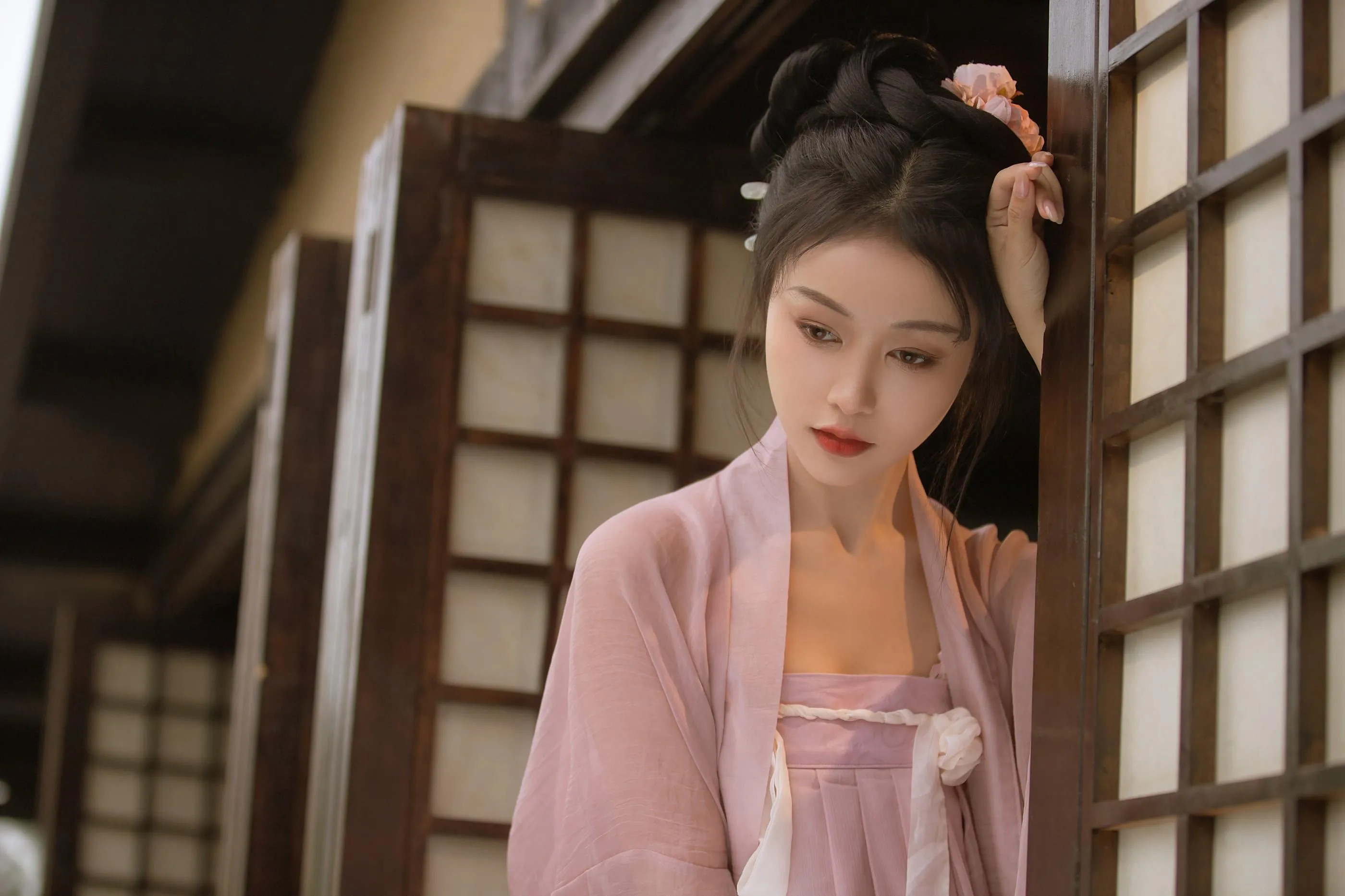 [YITUYU艺图语]2022.08.15 春日宴 梨一依 [25P]插图1